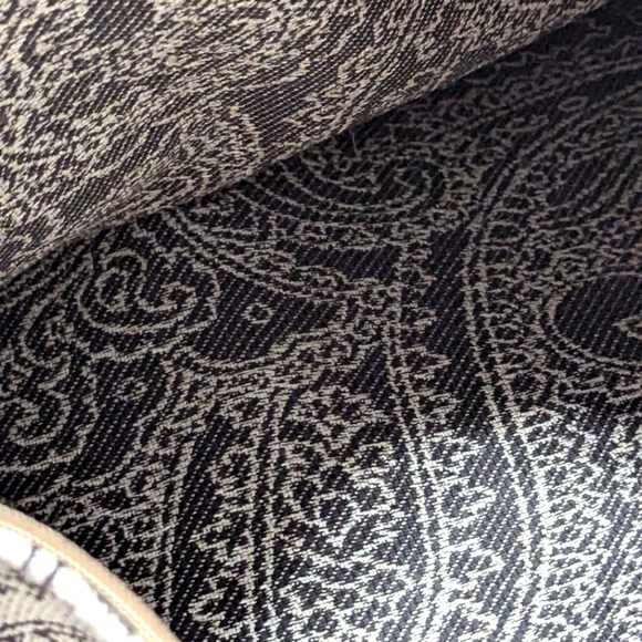 Brand New - (2) La-Z-Boy 18x18 Accent Pillow Covers Paisley Motif - Picture 9 of 14